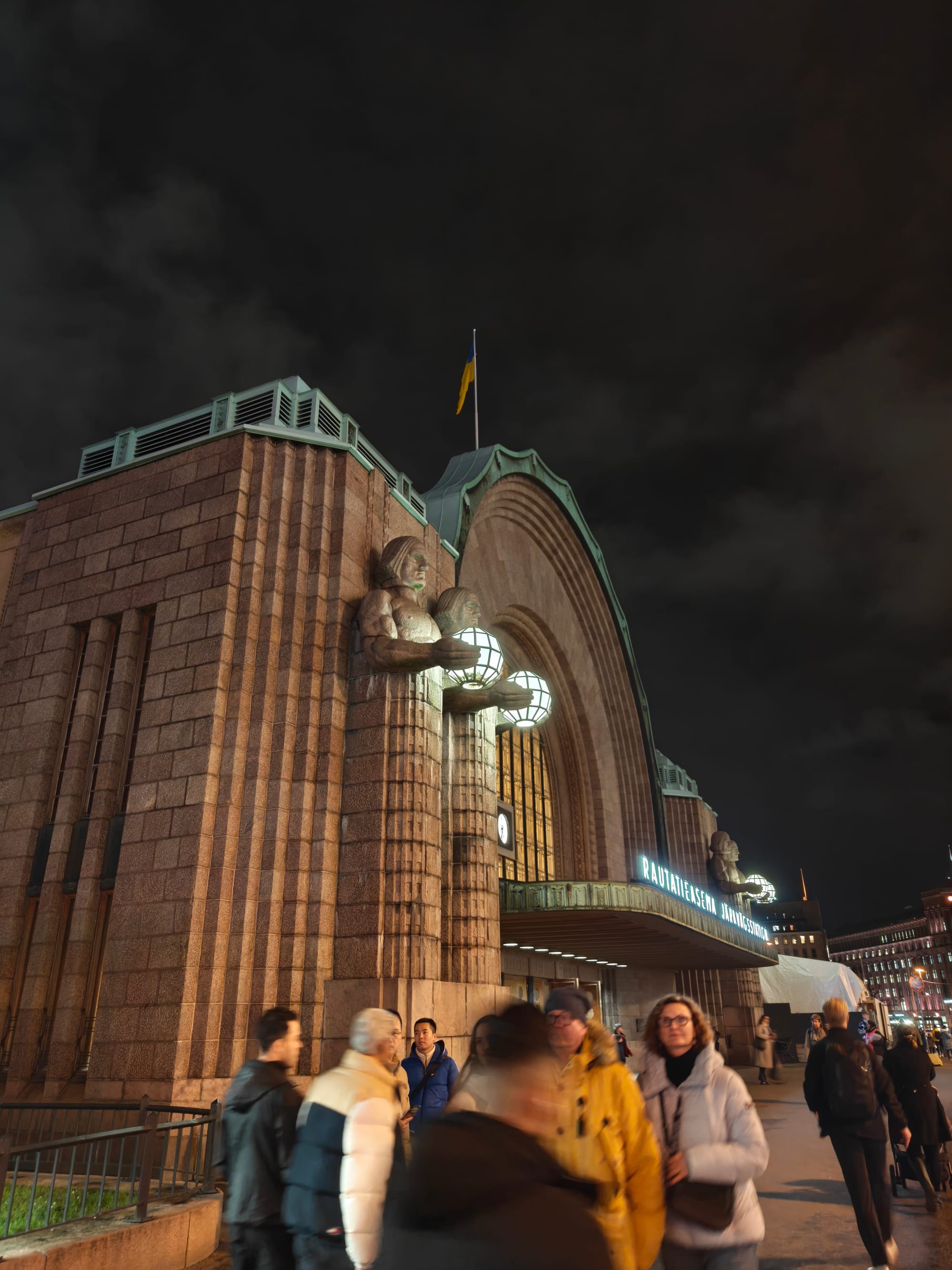 OnePlus 15 review – A stellar flagship with the best battery life ever seen on a phone